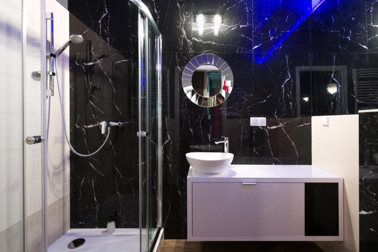 Yourplace Romantic Apartment With Private Patio Краков Экстерьер фото